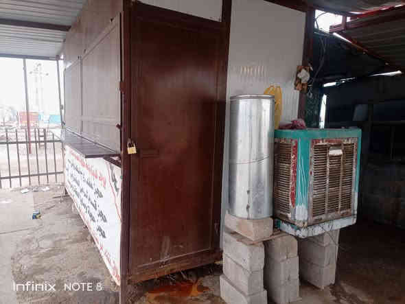 رفات للبيع نظيف جدا بسعر 1250000 حجم 4 في 2 ونص العنوان تكريت ***********
