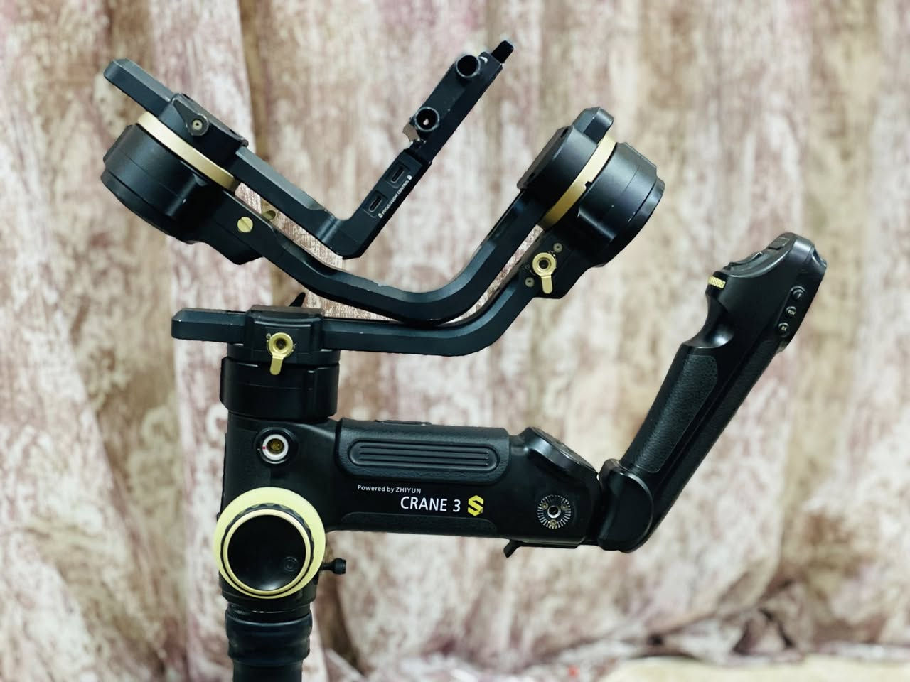 رونن CRANE 3S
شغال او نضافه 100/100
***********
