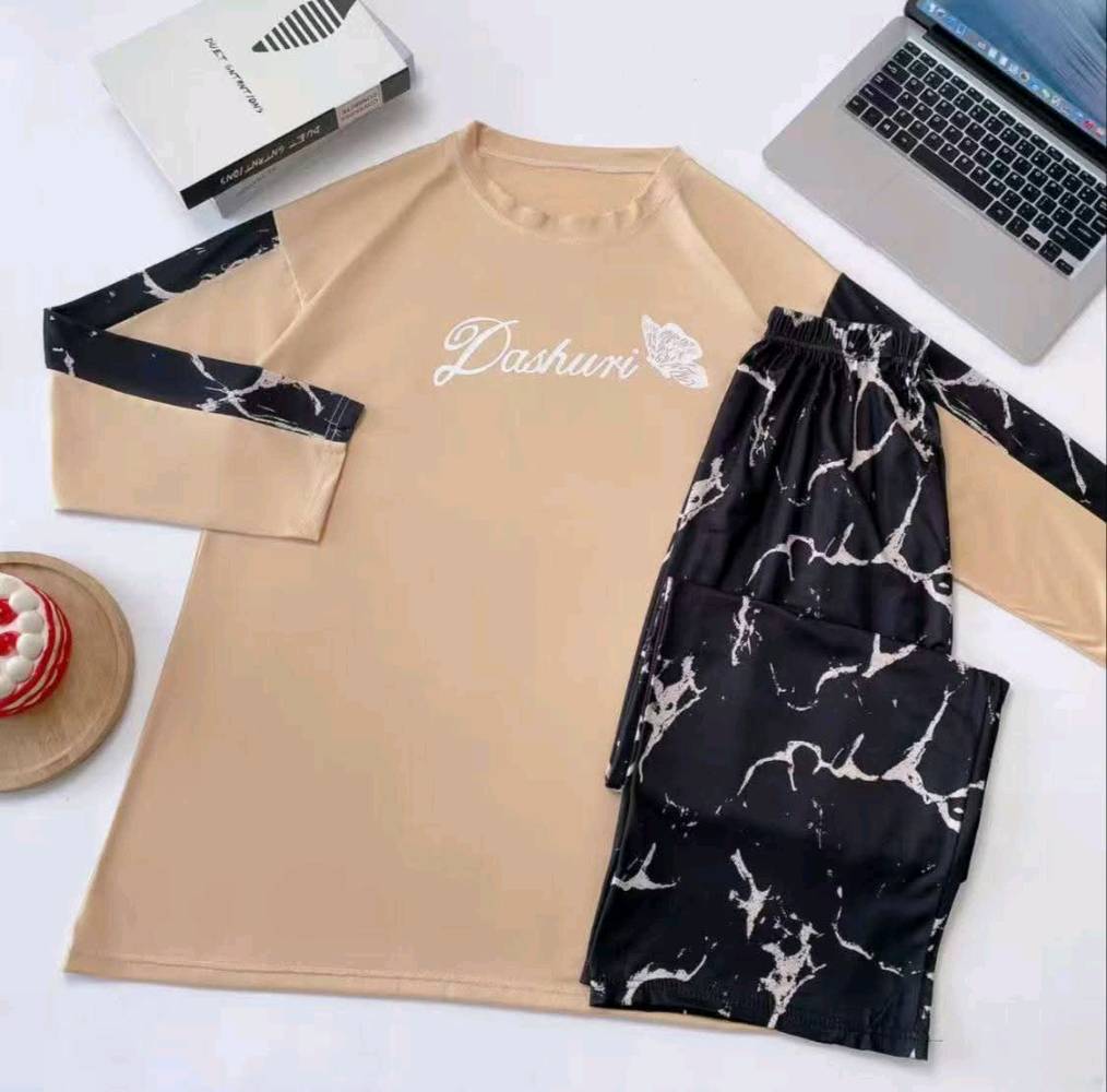 تراك نسائي فانيله زبدة الفول
قياسات خاصه وعادي
للحجز والاستفسار التواصل ع الصفحة 
ما هي المادة المصنوع منها القماش؟: 
فانيله زبدة 
أين يقع مكان البيع؟: 
نجف 
هل هناك عروض خاصة عند شراء أكثر من قطعة؟: 
قطعتين 15الف 
ما هو سعر كل بدلة؟: 
8