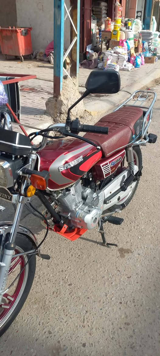 السلام عليكم هاي دراجه لبيع  أوراق اصولي كلشي شغال بيه دراجه نضيفه فول مال جناي لي يريده يتصل ع *********** مكاني اطوريج وبيه خير ويدلل
