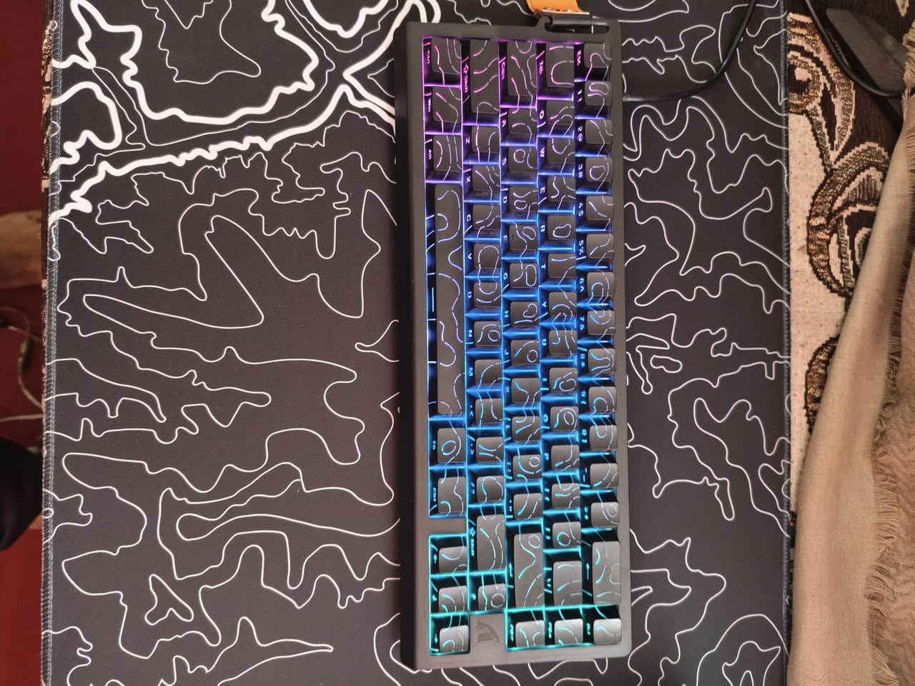 سلام عليكم كيبورد نوع 
Attack Shark X68 HE
مغناطيسي وماوس نوع steeiseries AEROX 3 
وماوس باد قياس 90 × 40 سم /للبيع شلع ما ابيع قطة وحدة لن محتاج فلوس والسعر ثابت ما ينزل الف والغراض كلهن جدد  أمانة الله مستخدمهن أيام جبتهن العب للموبايل وما عرفت وضميتهن تاخذهن على الفحص السعر 50 الف كلهن عنواني بغداد الحسينية 
رقمي ***********
