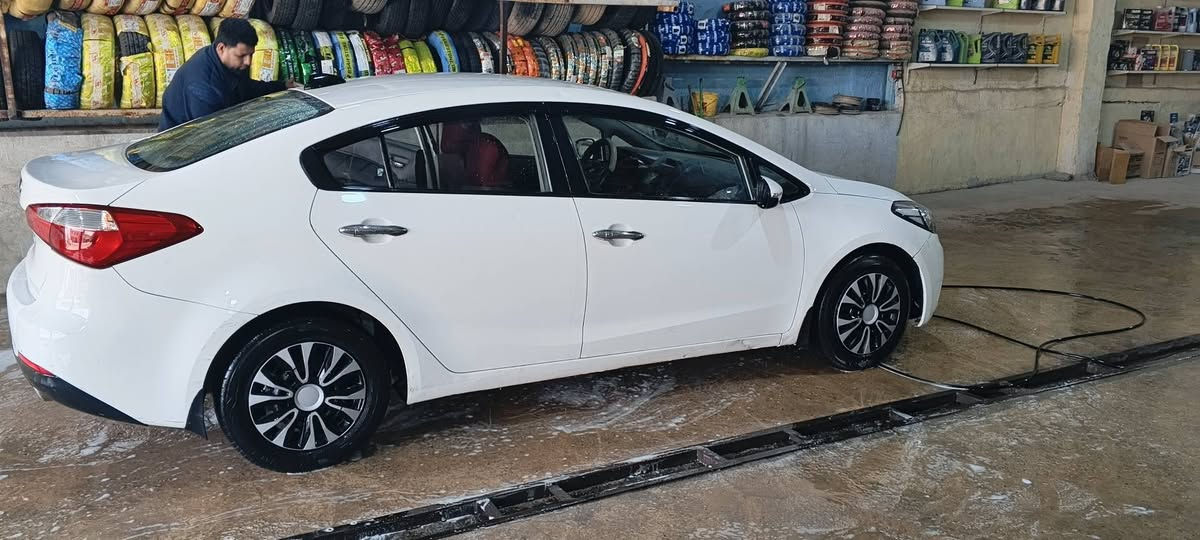 سلام عليكم سيراتو لا بيع ربعطعش خليجي سعر ميه وخمسطعش وبيها مجال كربلاء ايم ملعب ابيع واذا كو حمل راوسها ***********
