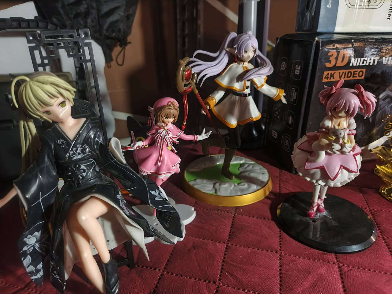 السلام عليكم شعله كمل 4 قطعه اعلى سعر وبالعافيه شباب ***********
