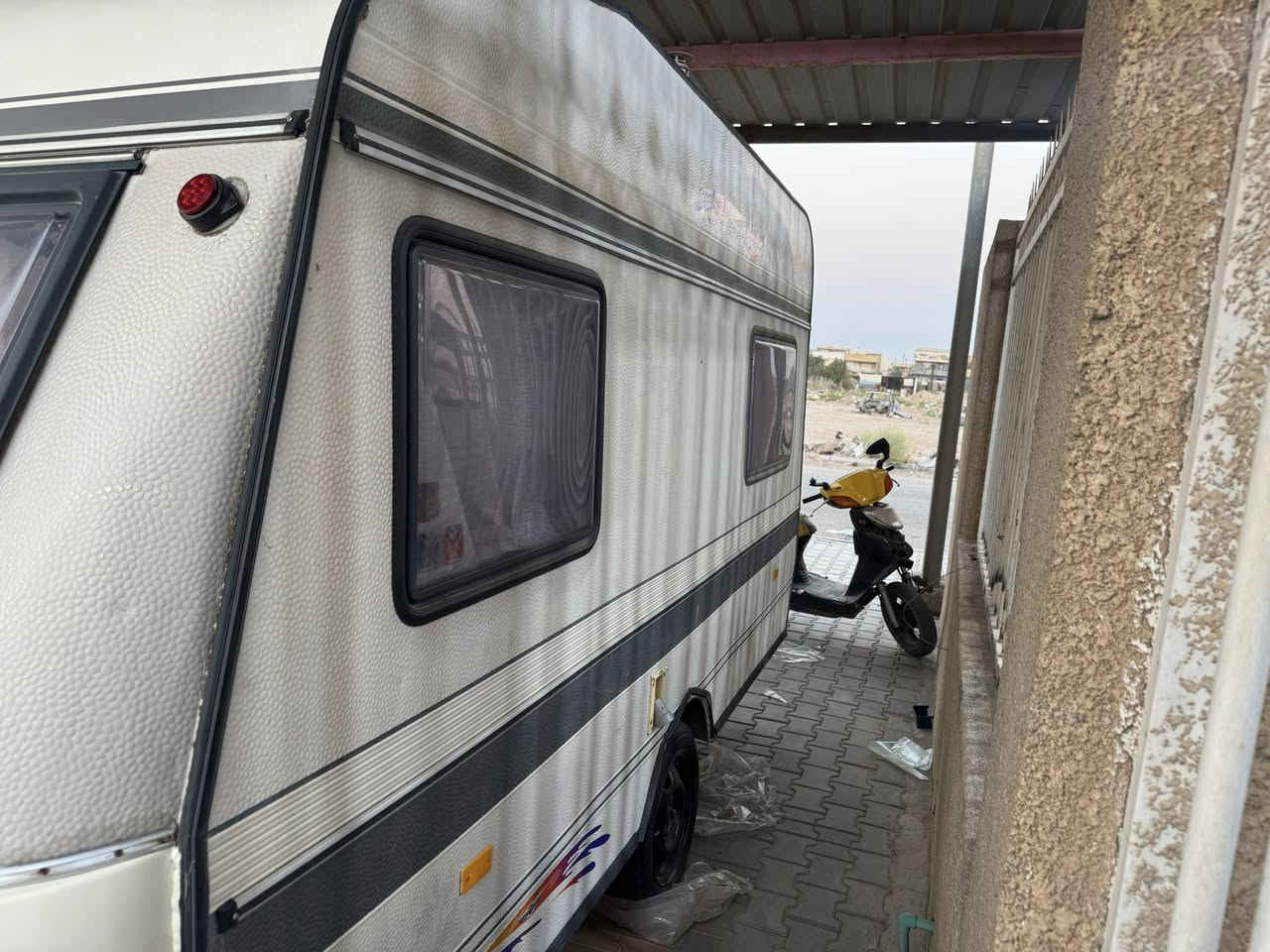 لبيع 4 متر كامل وجاهز مابي اي نقص ***********
