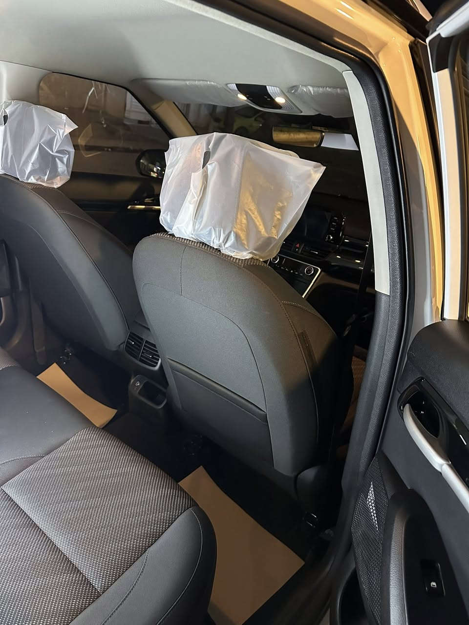 السلام عليكم كيا سلتوز موديل 2024خليجي السياره مكفوله كفاله عامه على وضع الشركه مكفوله من الصبغ والبارد والتبديل والشخوط سياره جديده بل كارتون بعدهاا بلزكات الشركه سياره جديده على ايدي مستلمه زيرو السياره ماشيه 23الف رقم بغداد باسمي مواصفاته   فول تو كلر بصمه تشغيل وبصمه ابواب سايد بريك دكمه حساسات لد خلفي اريل نفكيشن شاشه وكامره دواره فول 3انضمه قياده ويل كب كروم مري شفط ترحيب وباقي مواصفات معروفه سياره اسبير منازل كتلوكاته بصمه ثانيه ممسخدمه مكان بغداد الامين الثانيه السعر 165$بيها مجال قليل الهاتف ***********
