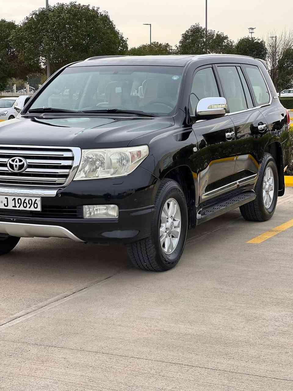 سلام عليكم 

لاندكروز للبيع 

موديل 2011  ستيني بلادي     GXR 

فول مواصفات 

ماشيه   315  الف KM

رقم اربيل هزه وسنوية جديده 

السياره نظيفه ومال بيت غرفتها بلاديه كشناتها جلد شرط مابيها عيب 

گير ومحرك مكفووول شرط الفحص 

مكفوووله كفاله عامة عدا صبغ الدعامية الامامية + تكحيل وبارد اصبعين فقط جو البك لايت اليسار كما موضح بالصور 

والخطة طابعه 

السعر 29.500$  وبيها مجال 

مكان السياره .. الرمادي

***********
