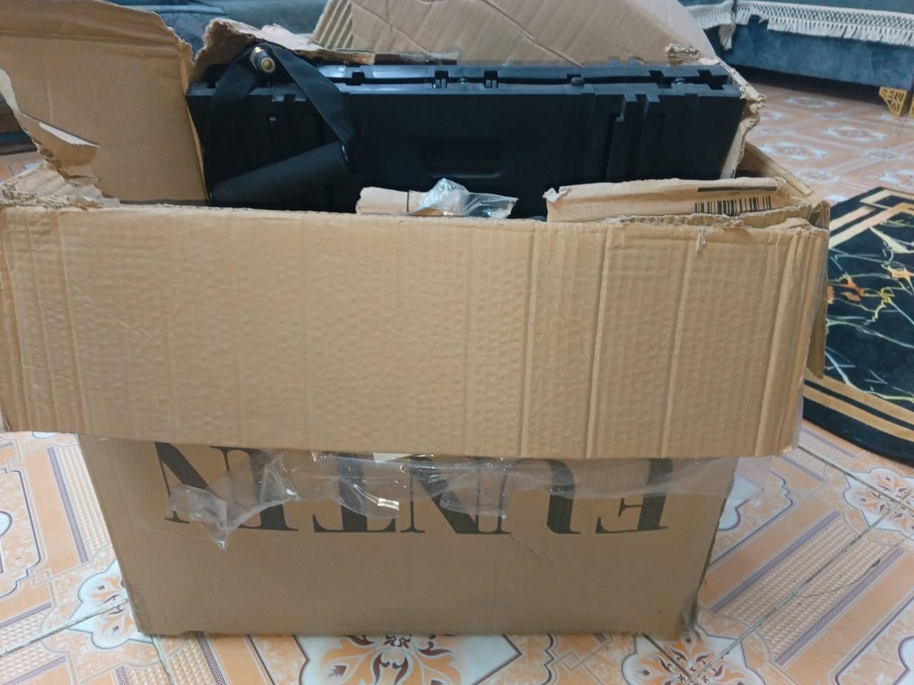 السلام عليكم جهاز مال رياضه بل كارتون بعده بيش يفيدك اخذه المكان بابل حي الامير 2 خلف مستشفى الجمهوري ***********
