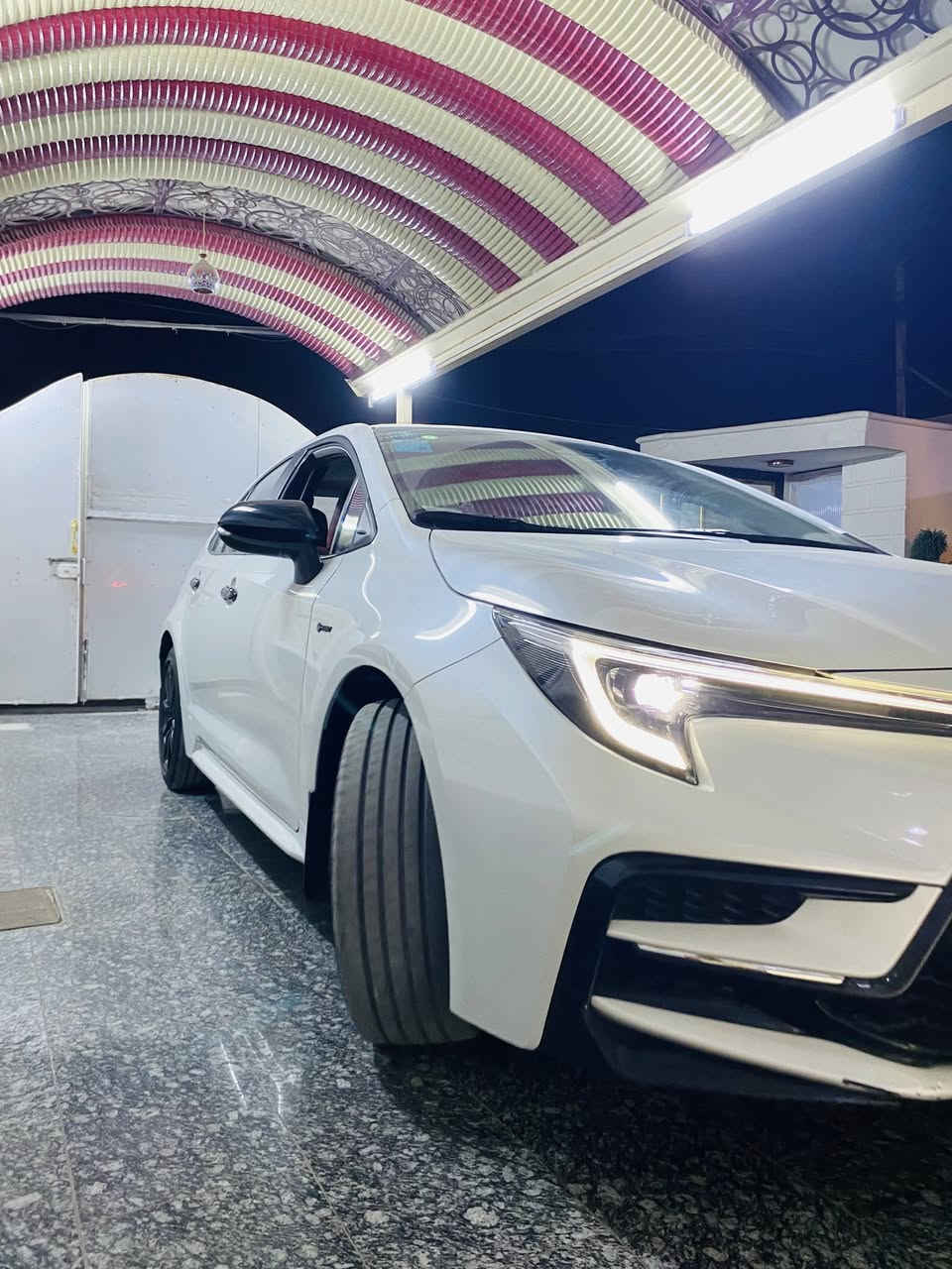 السلام عليكم للبيع أو مراوس بكورلا شكل الخليجي 
كورلا موديل 2025
بلاك أدشن 
فول مواصفات 
ماشيه 10الاف فقط 
رقم بغداد بأسمي تحويل 
مكان السياره بغداد الزعفرانية 
***********
