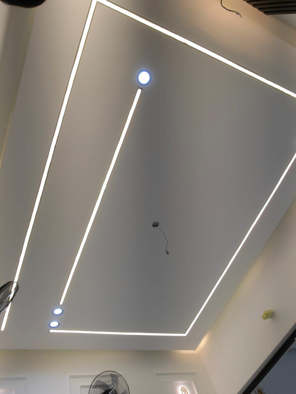 اللهم صل على محمد وال محمد 
تم اكمال عمل في حي ميلاد 
بيت اخ ابو فضل 
جزء من اعمالي متواضعه 

احدث الديكورات والاصباغ 

شركة بي واي للدهانات الديكورية

يتميز . عملي ؟ بدقه 100٪ سرعه🏃إنجاز 🤫متانه 💪عمل
♦️واجهات البلازما +بديل خشب وبديل رخام 
♦️السقوف الثانويه جبسن بورد
♦️قواطع للغرفة والصالات جبسن بورد  
 
♦️نعمل كافة أعمال الديكور الداخلي والخارجي للمنازل  

#كناوف ، من ارقه الواح جبس كافه انواعه

بكادر متميز  محترفين في مجال الديكور 

#دلل_بيتك??🏠.
#تصميم #تنفيذ #تغليف #اشراف 
للاستفسار مراسلت صفحه او لتصال عله رقم 
خضر الزبيدي ***********
