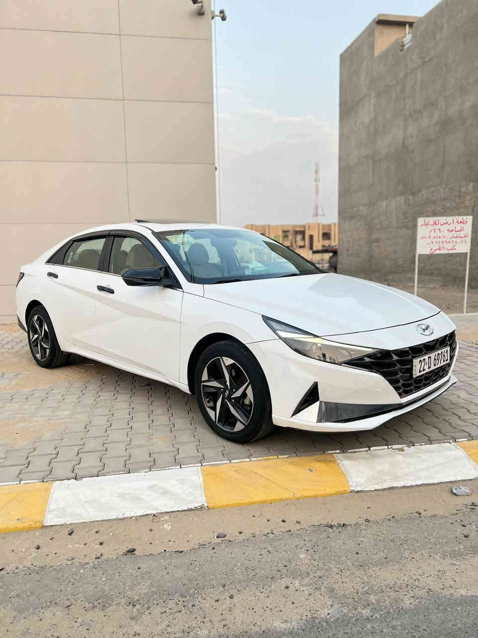 السلام عليكم…اعتذر عن الاقساط والوعده…هونداي النترا 2021 خليجي لون ابيض ثلجي رقم اربيل دولي سنويه جديده شرط التحويل…
سياره خير من الله واحلى من الصور…
فول مواصفات 1/1
سلايت وبصمه وويل كب كروم حجم 17 تشغيل عن بعد وباقي المواصفات معروفه…
محرك 2000مامفتوح بدون كل عيب.
كير مامفتوح بدون كل عيب…
صدر جديد…
تبريد ثلج وتدفئه نار…
4 تاير جديد…
ماشيه70km حقيقي شرط الفحص…
سياره بيها هلال الجاملغ الخلفي مع باب خلفي بدون قطره داخل والباقي مكفول…
السعر157 وبيها مجال للشراي 
مكاني صلاح الدين تكريت 
للاستفسار ***********
