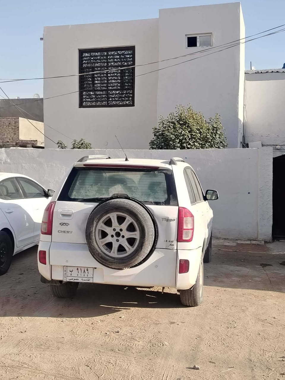 سيارة تيكو موديل ١٣ رقم قادسية مكفولة من الحادث والصبغ بية فقط حالوب رصعات بسيطة السيارة حاليا بيه عطل ومامصلحينة بسبب عدم التفرغ والعطل هو نضوح دهن المحرك وطايح من السعر واي استفسار علي هذا الرقم بي واتساب ***********
