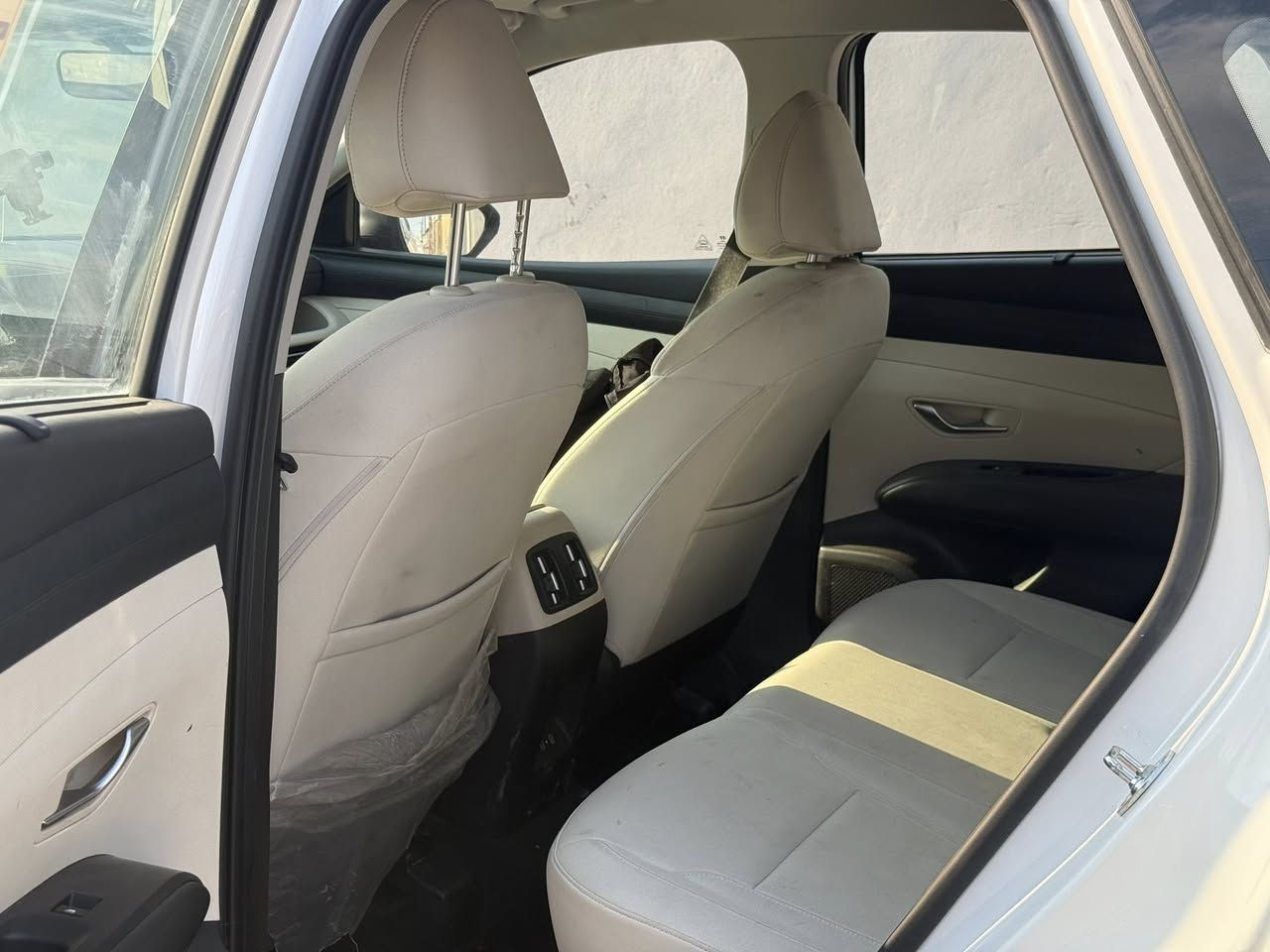 هيونداي توسان  2025 خليجي تو كلر  مصبوغه حزام
السيارة  ماشية  ١٢ الف
رقم بغداد باسمي 
سيارة فول عدا الفتحة 
المواصفات:
تحكم استيرن كامل
كراسي كهرباء
تشغيل عن بعد
اربع وضعيات للقيادة 
ECO-normal-sport-smart 
شاشة كبيرة تدعم الكار بلي
جنطة كهرباء
حساسي امامي و حساس خلفي 
لايت زينون LED
مرايات كهربائية قابلة للطي 
شحن لاسلكي و منافذ شحن
سعرها ١٨٥$
للاستفسار ***********
