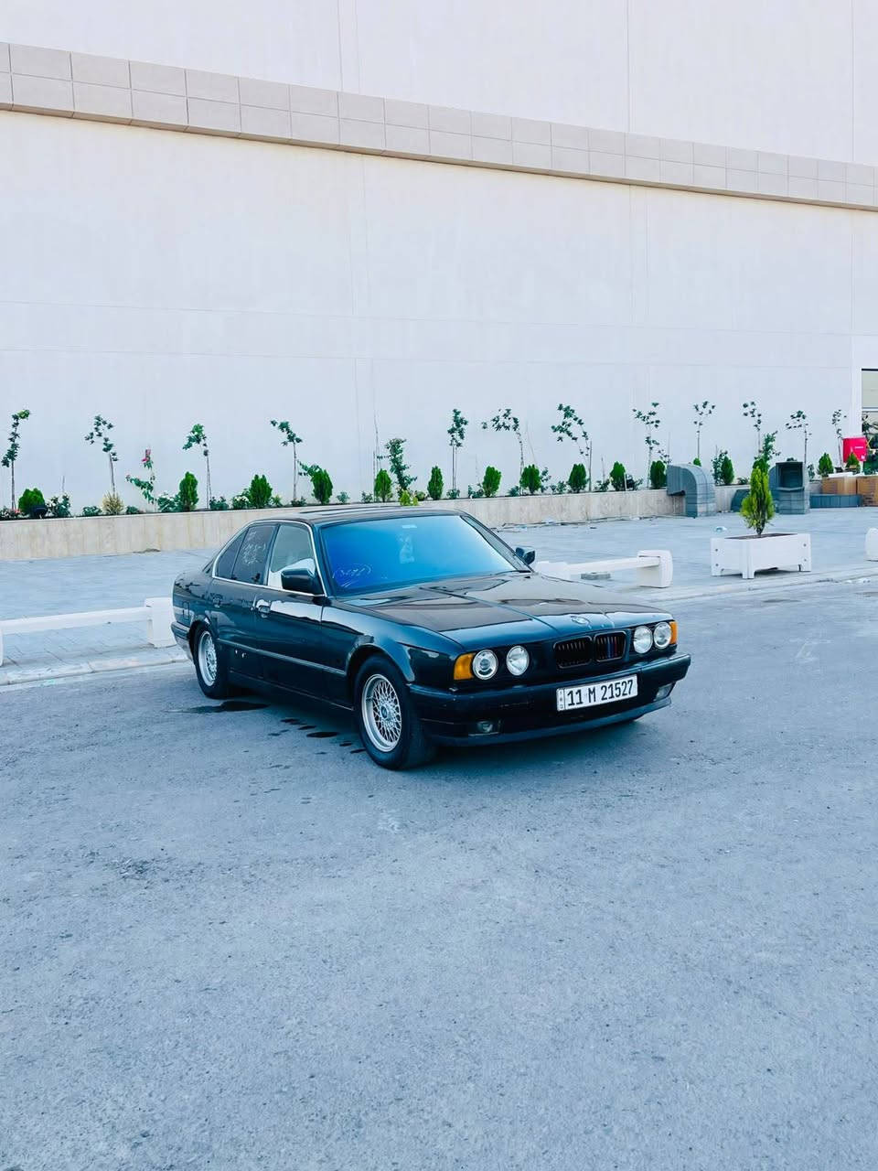 530 موديل 1990 رقم بغداد دولي شرط تحويل وغرامات هزه جديده محرك وكير شرط دركه mويل خليه 
تبريد شغال بس كمبريسر بي ضعف تخم تاير صدر جديد السعر((٥٠))وبيها مجال مكان تكريت ***********
