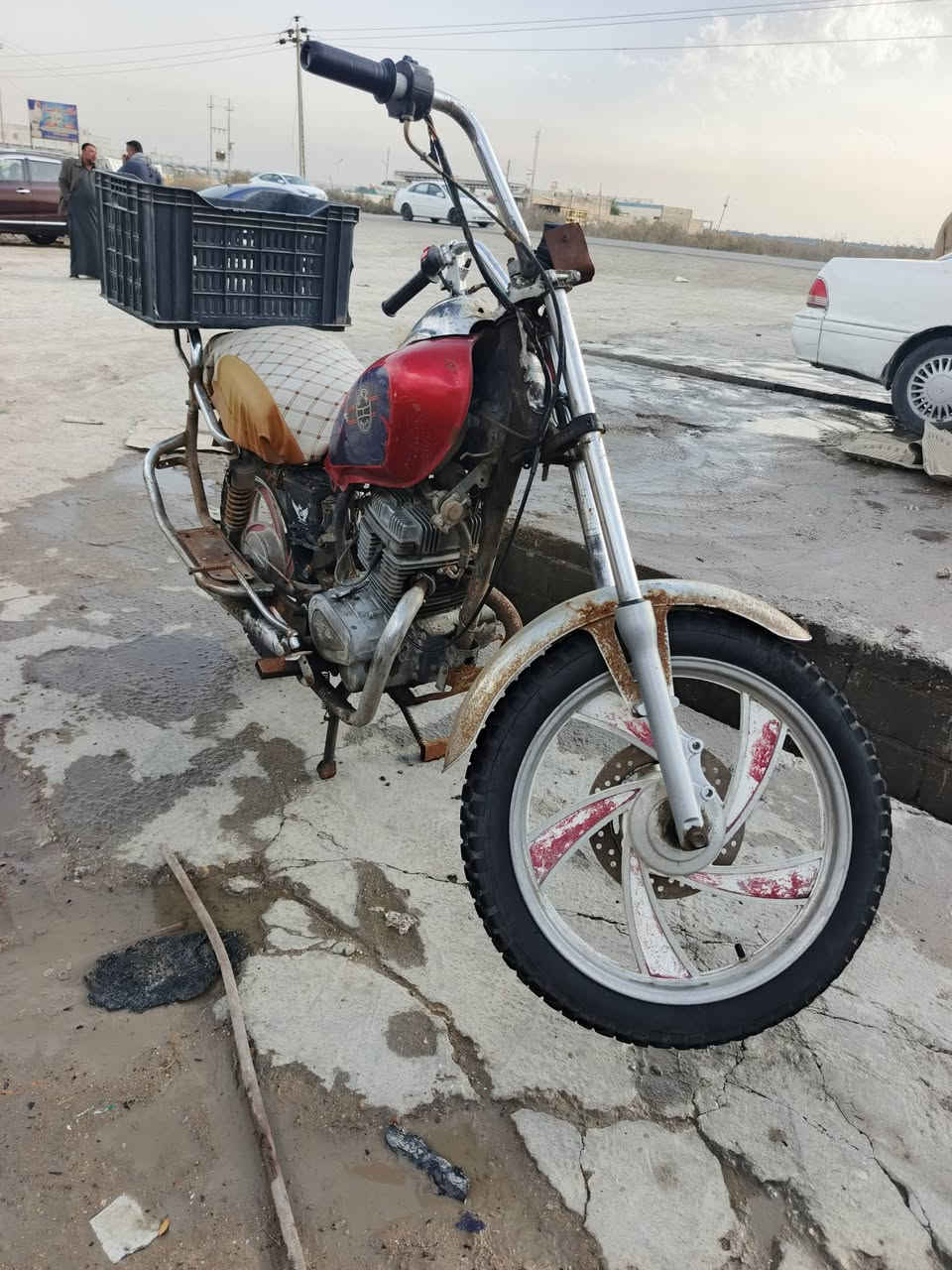 تايموتة كلك  قيم سعر معقول واخذه علما الدراجة شغالة لايت وسلف بس كشن مالته تعبان والزنجيل ***********
