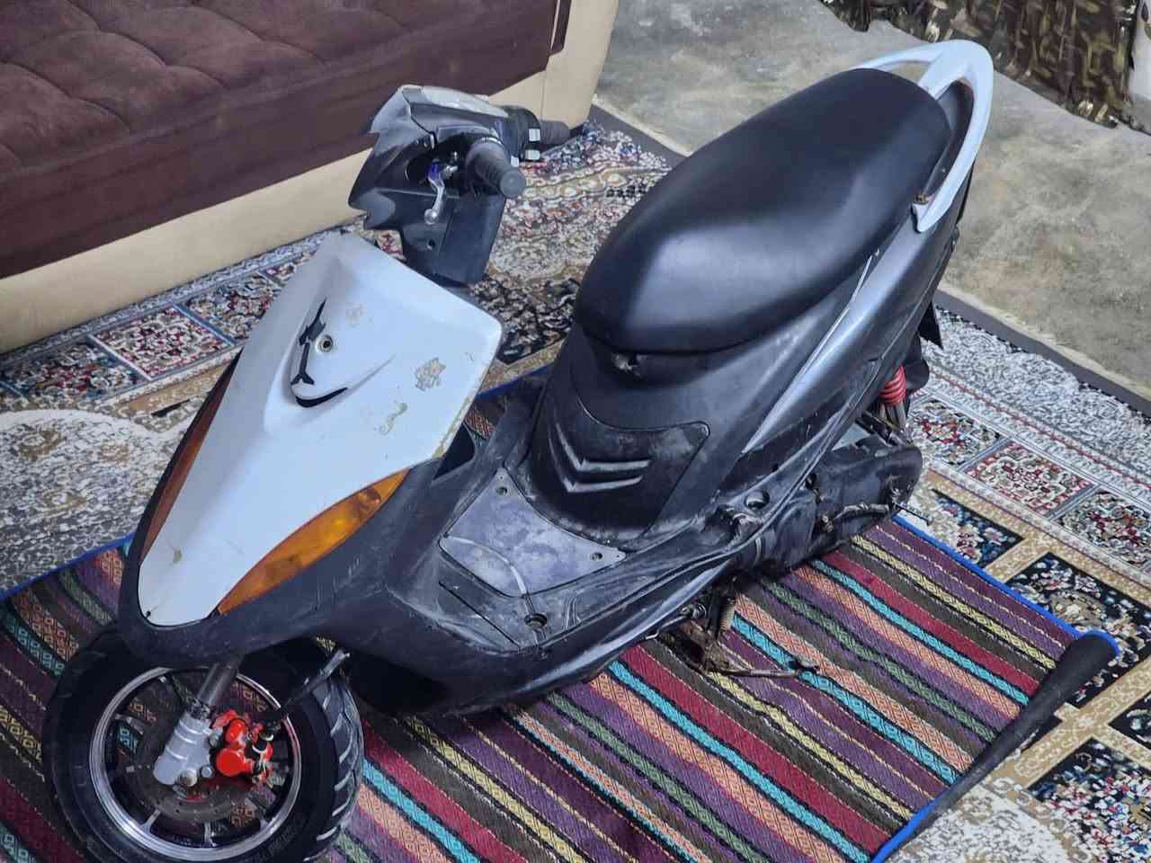 سلام عليكم دراجه عدله للبيع دراجه خير من الله مكينه 55خرسه لا نضوح ولا تنقيص ولا تبخير دراجه هندره خارط جيبلك عرموطه وتعال شغل نكره جماعت 200لتعلق سعر خاص (***********اتصل وبيك خير ودلل
