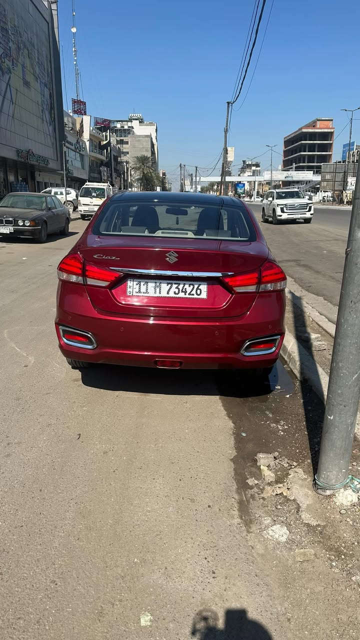 سازوكي سياز موديل 24 ماشيه 31 الف ضربتها بسيطه وموضحة بالصور انطي وكاله قياده بيها اريدها 115 وبيها مجال  للتواصل واتس اب *********** او عالخاص
