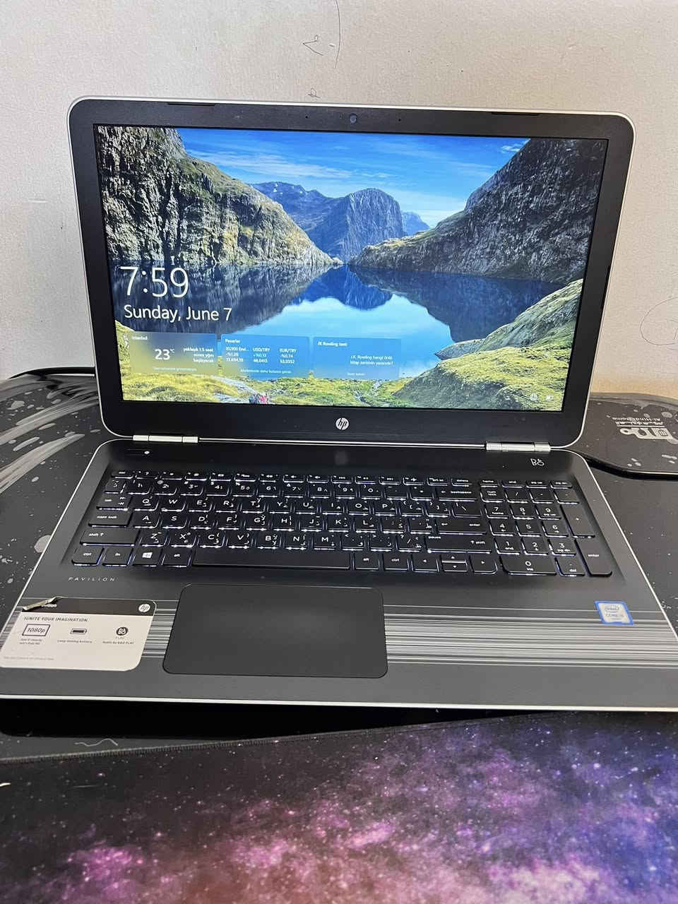 السلام عليكم لابتوب hp للبيع مستعمل نظيف 
النظام وندوز 10
الهارد 932
الرام 8 
كوري i5
بقيه المواصفات مرفقه مع صور 
سعرها 300 وبيها مجال بسيط عنوان بغداد للاستفسار ***********
