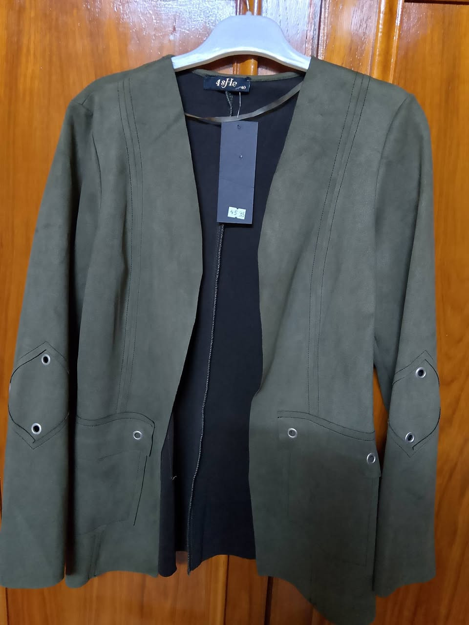 عنوان موصل 
سعر 7 بيهم جديد وبيهم ملبوس مرة نظافه فول فول
قياس من 38الى 42


**إذا كنت صاحب هذا الإعلان وتريد حذفه لأي سبب، رجاءا أرسل رسالة إلى الدعم الفني**