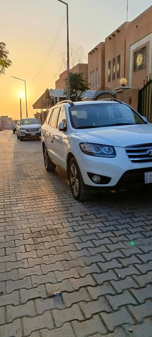 سلام عليكم
للبيع . للبيع سنتافي 
الموديل : 2012 
المواصفات : 
1ـ بصمه تشغيل  بصمات ابواب دخول ذكي .
2ـ فتحه .
3ـ تحكمات ستيرن جهتين .
4ـ دفع رباعي 4*4
5ـ مري كهرباء شفط 
6ـ كرسي السائق كهرباء 
7ـ زنون LED
8ـ كشافات ليليه 
9ـ 6v 3500
10ـ 7 راكب 
11ـ 3 قطع تبريد ثلج ❄️🥶
12- اشعه في المرء الوسطيه 
13ـ اشاير بالمري 
14ـ نيكل + ويلات نيكل
15ـ صاجات + قفل جكمجه .
16ـ ثلاجه كبيره .
17ـ كامره دواره 360 درجة.
18ـ كروز مثبت سرعه .🛣️
ــــــــــــــــــــــــــــــــــ 
السياره . كفاله . عامه . من الدعاميه للدعاميه. فقط ربع بنيد! ! !   فول 1/1
ـــــــــــــــــــــــــــ

رقم بغداد مشروع وطني سنويه ورقم لل2027

السعر178$ وبيه مجال
مكاني نجف حي الامير***********
