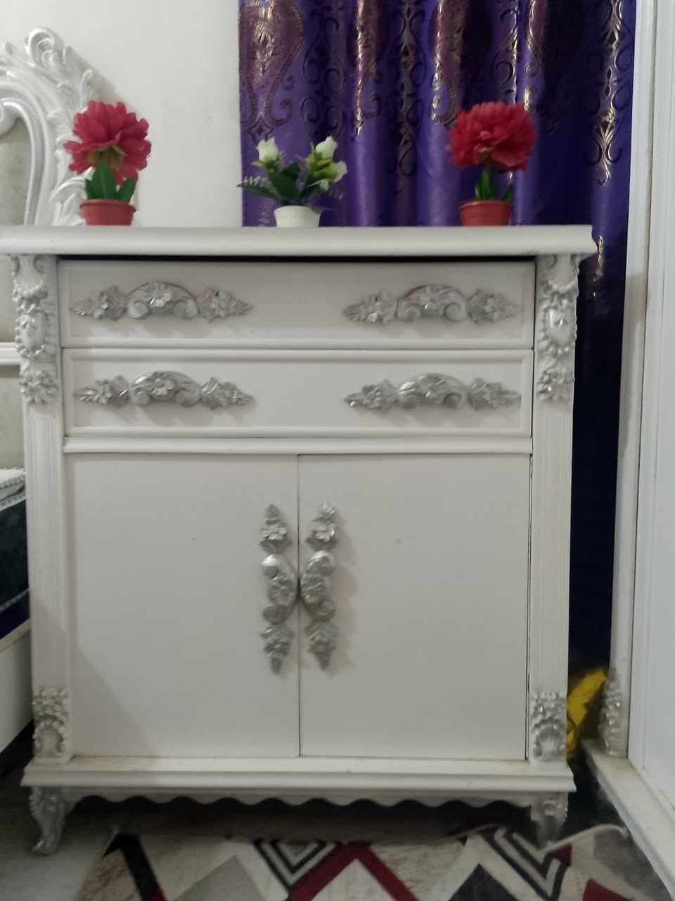 غرفة نوم صاج عراقي تسكام درجة اولى للبيع 
تتكون من 11 قطعة 
نضيفة جدا 
العنوان قضاء عفك 
***********
