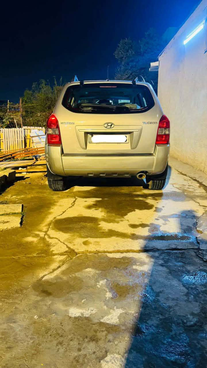 السلام عليكم .. رمضان مبارك
توسان للبيع  خليجي داخل عسلي 
رقم اربيل انگليزي باسم صديق بغداد موديل 2009 سنويتها لل ٢٩ 
مكينه 2000 ماشيه ١١٣ حقيقي 
تحذير جرس بل١٢٠ 
مكفول ماعدة فقط باب خلفي مصبوغه  كير مكينه تبريد حداديه كهربائيات تخم تاير كفاله شاشه كامره ارضيه جلد سياره مال بيت ومال جنيان الله شاهد 
ترايها مال زيرو تحويل مباشر 
السعر 113 يعني شده و13 ورقه وبيها مجال للشراي تشوف وتقتنع وبالخدمه مكان السياره بغداد ... الحريه ... قرب هايبر ماركت 
للاستفسار اتصال او واتساب 
***********
