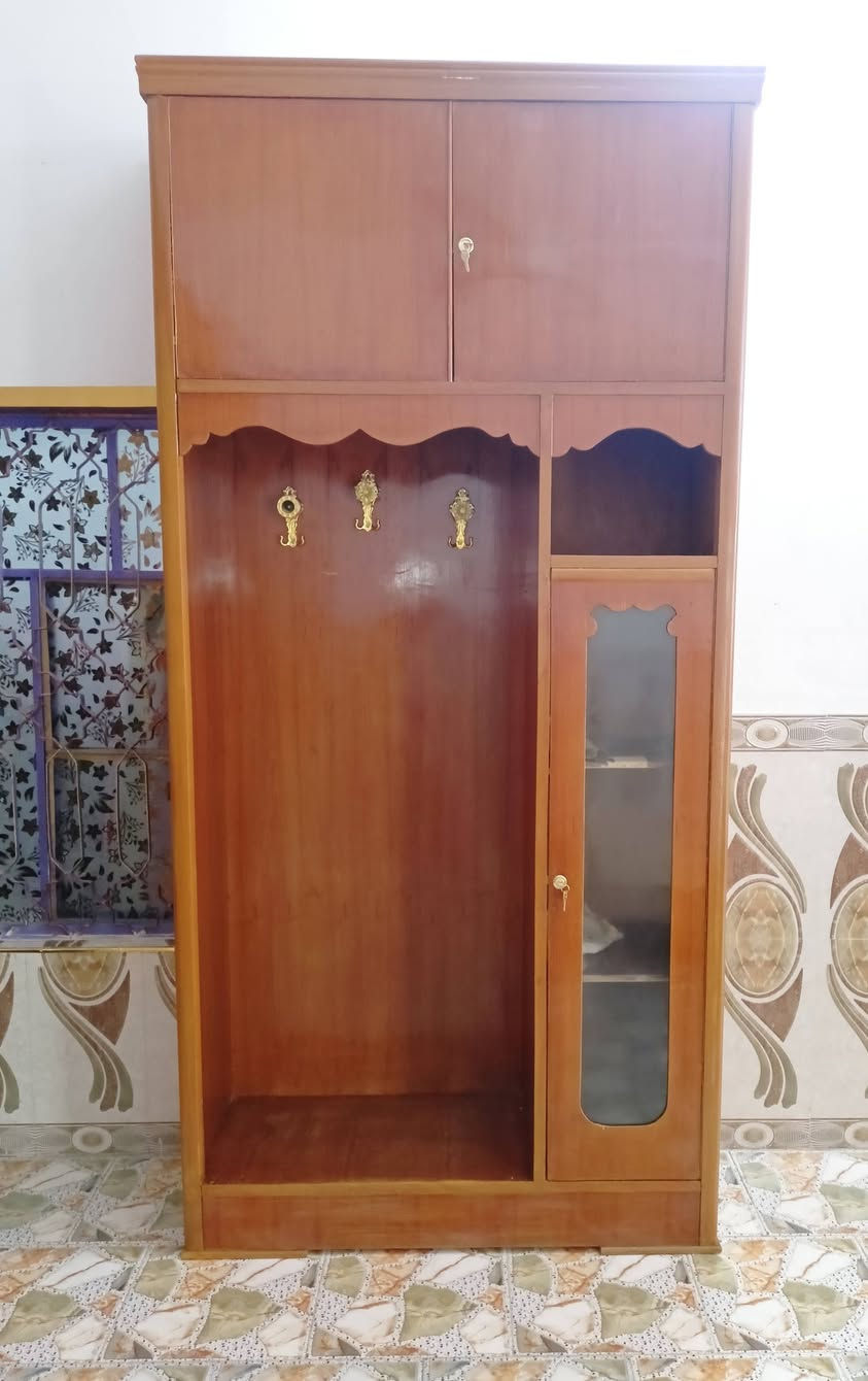 السعر 435 بيه مجال
رقم صاحب الغرفه /‏‪***********‬‏ مابيه اي ضرر
غرفه صاج عراقي 6 باب ( تزكام ) طابقين مع دوشك المكان النجف سعر مناسب جدآ
