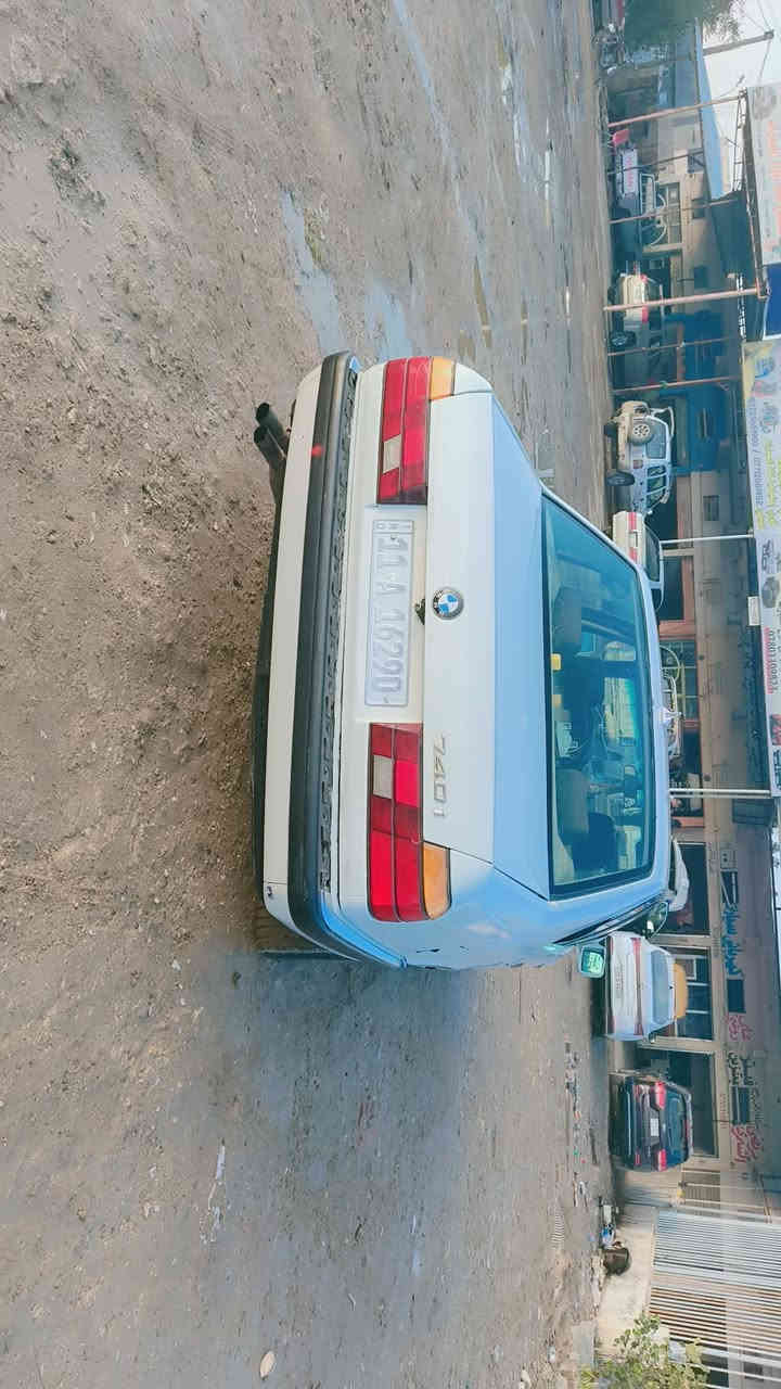 سلام عليكم للبيع بيم 735 مسكر 8 موديل 92 رقم بغداد تحويل مباشر مكان سياره واسط عزيزيه للبيع فقط سعر 55 وبيه مجال هذا رقم صاحبه ***********
