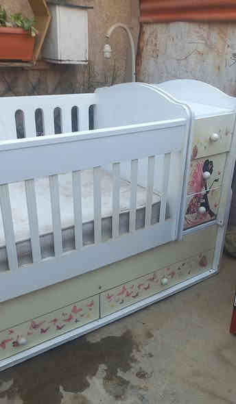 جرباية طفل كلش نظيفه السعر ١٠٠ العنوان بغداد حي الجامعه الاتصال على  الرقم ***********
