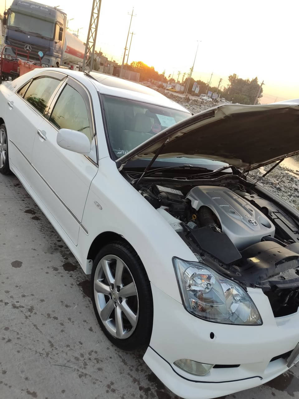 شاهينه البيع 2004 بس فحص كفاله السياره 115 وبيه مجال عنوان نجف عباسيه ***********
