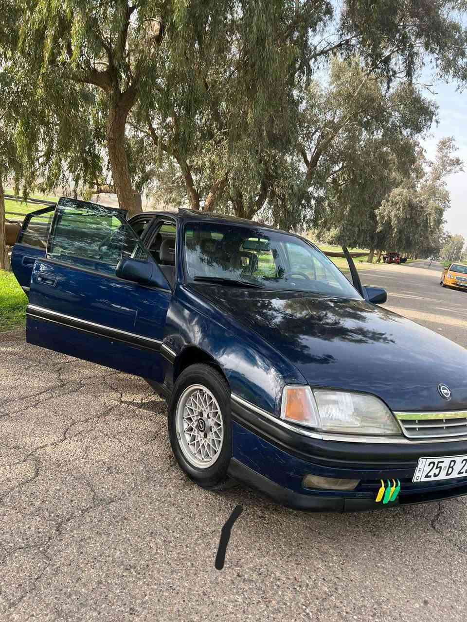 اوبل اوميكا موديل 1993 فول مواصفات
محرك 20 كير اوتماتيك 
رقم كركوك دولي بسمي ل 2029   
دفتر بانزين بيه 
كير ومحرك بشرط 
صدر  واكسل بشرط 
بدون ضرر   كل جسمه عل بلاد  حتى هلالت بلاد 
بونيد وصندوك  صبغ فقط رش بدون ضربه  وباقي كله بلاد صبغه بلاد 
 اربع جوم كهرباء 
اي بي اس 
تبريد بلادي بس ما يشتغل 
سلايت كهرباء 
سعر 43$ بيه مجال بسيط
اي استفسار خابر 
*********** ديبيس, كركوك
