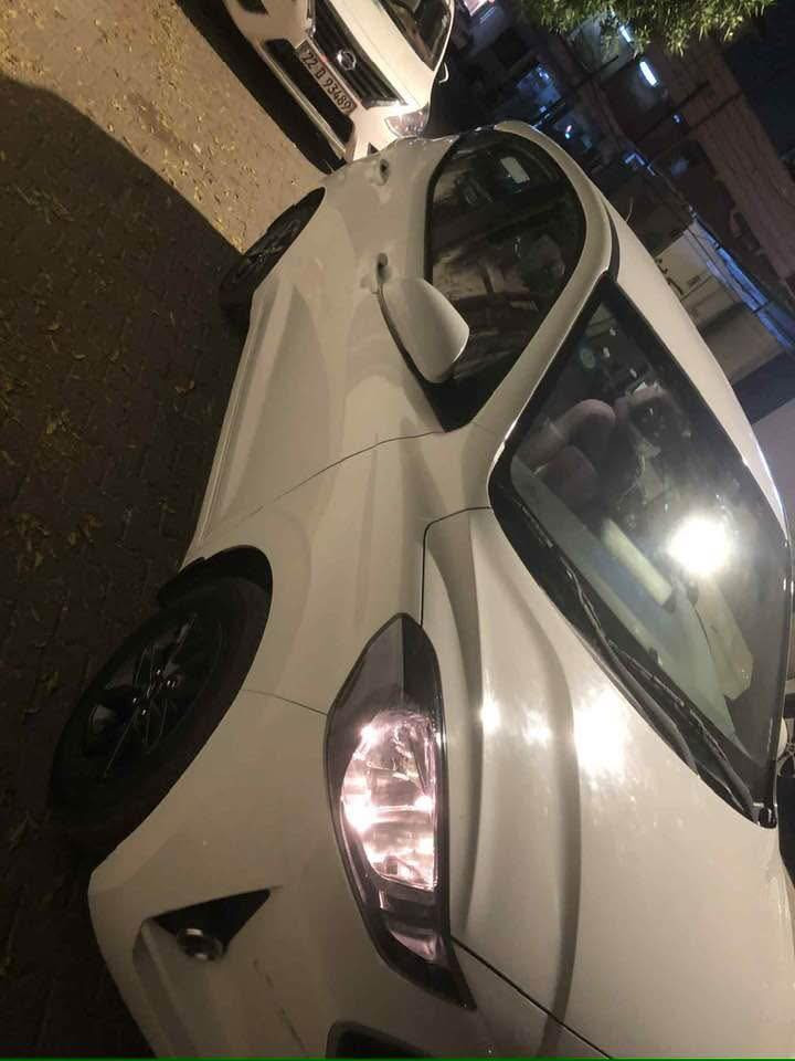 السلام عليكم سياره هونداي آيتين كراند موديل 2023 ماشيه 10 الاف وقابل للزياده كيراوتوماتيك تبريد السياره جديده بمعنى الكلمه بيه بس طخه بالباب الي وره السايق مبينه بالصورالسعر 125ورقه للاتصال ***********
