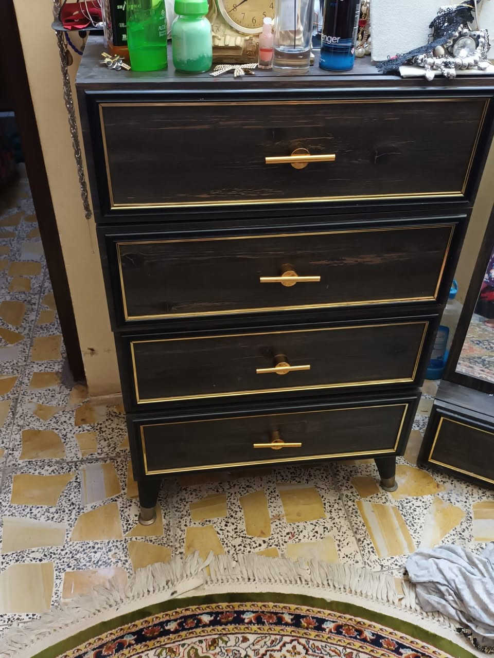 غرفه تركيه تسع قطع مع فراش تركي 
٣٠٠ بيع مستعجل


**إذا كنت صاحب هذا الإعلان وتريد حذفه لأي سبب، رجاءا أرسل رسالة إلى الدعم الفني**