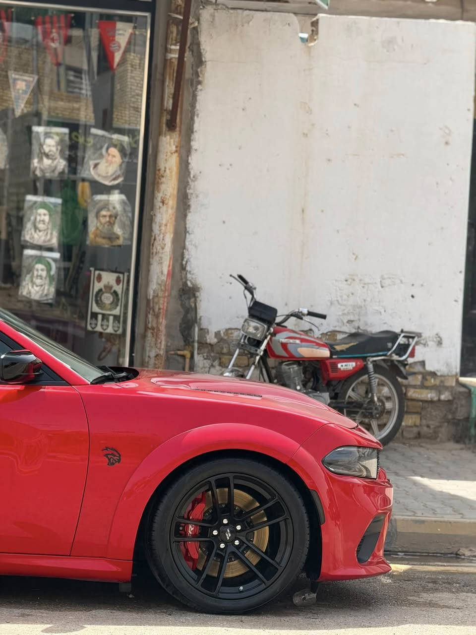 السلام عليكم 

جارجر سگات باگ وأيد بدي اصل 

ألون احمر
 
 عليها كزوز كورسا ريمون

V8/6400
مديل 2022
فول موصفات ما عدا الرادار المامي 

حادث 3 قطع 

رقم بغداد  بسمي شخصيا. تحويل ثاني يوم 

سياره ربع متذب عليهه خير من الله

السعر 280 وبيها مجال 

للاستفسار ‭0787 065 2077‬
