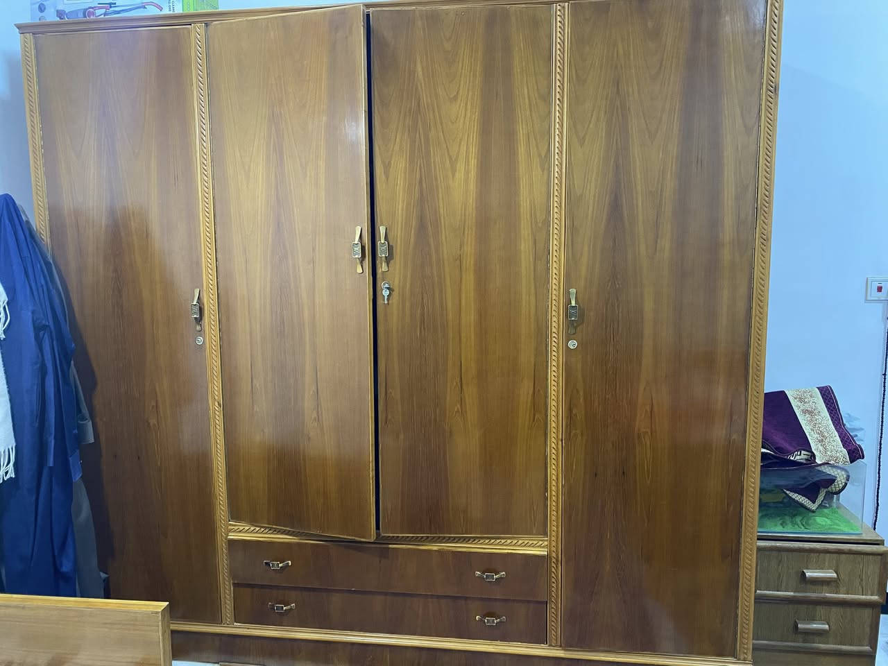 للبيع..غرفه حطاطه صاج اربع قطع كنتور وچربايه نفرين وقطعتين كومدي الغرفه نضيفه100%.. سعر الغرفه مليون..
العنوان:العامريه
الرقم: ‭٠٧٨٠ ٥١٦ ٥٨٣٠‬
