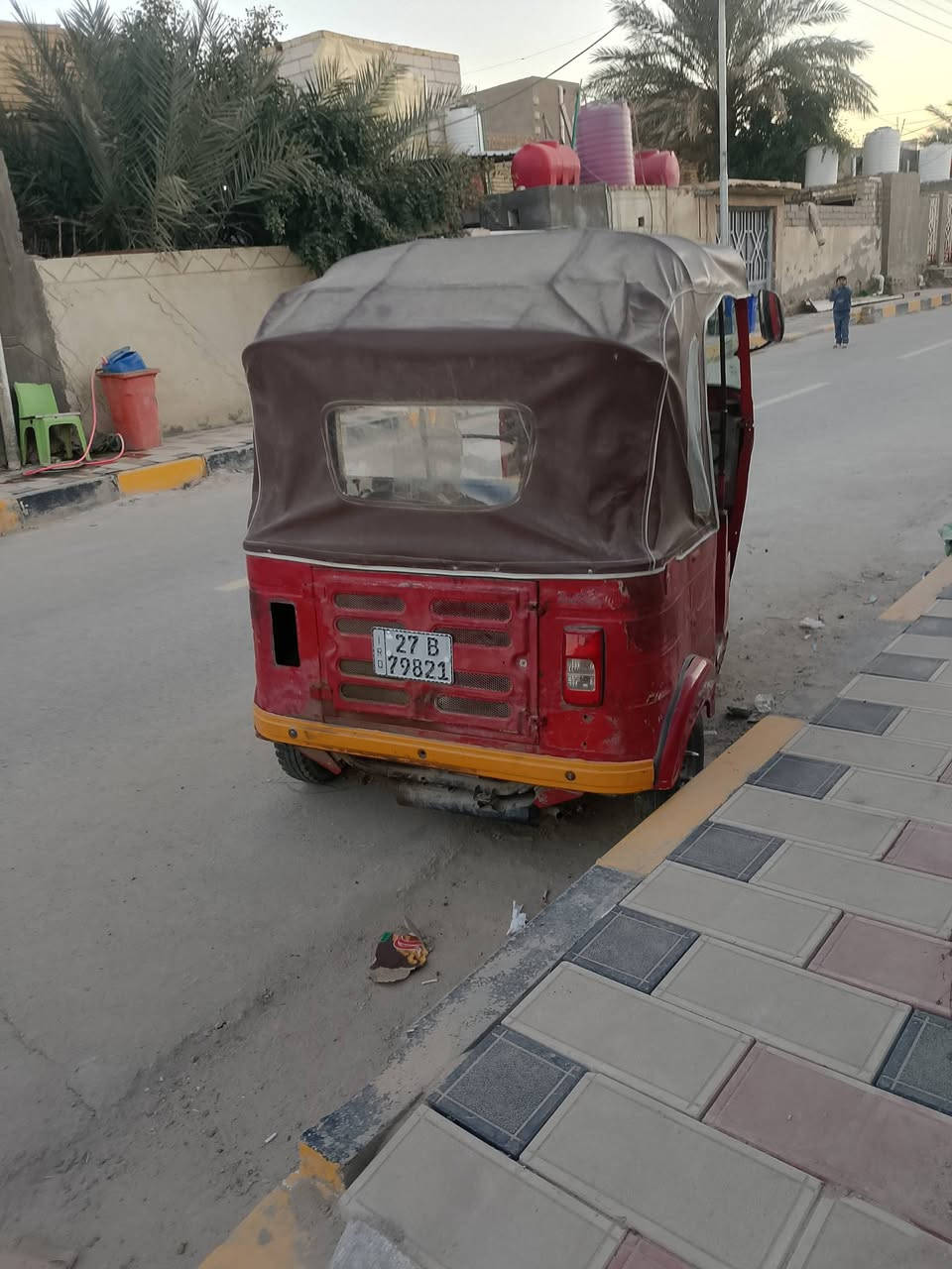 تكتك للبيع موديل ١٧رقم وسنويه 
عوزه بوشه وبستم وكزوز وبك لايت 
وبخدمة الشراي سعر ب3وبيه مجال 
*********** مكاني سوق الشيوخ حي العسكري
