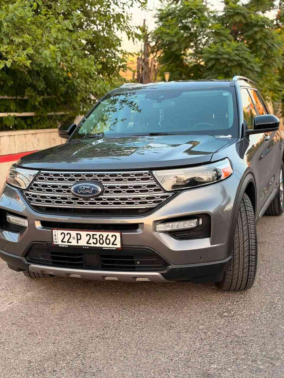 السلام عليكم فورد اكسبلور 2024 لمتد كلين فقط دعامية امامية صور الحادث مرفقة

محرك 2.3 لتر EcoBoost تيربو (4 سلندر).
* 300 حصان.
* 420 نيوتن.متر (310 رطل-قدم) عزم.
* ناقل حركة أوتوماتيك 10 سرعات.
* 7 مقاعد.
* مقاعد جلد.
* المقاعد الأمامية تدفئة وتهوية.
* المقود مدفأ مع تحكم كهربائي.
* ذاكرة لمقعد السائق.
* تكييف أوتوماتيكي ثلاثي المناطق.
* صف ثالث قابل للطي كهربائياً.  
* شاشة وسطية 12 بوصة بنظام SYNC 3.
* لوحة عدادات رقمية 12.3 بوصة.
* Apple CarPlay وAndroid Auto.
* نظام صوت Bang & Olufsen بـ12 سماعة.
* شاحن لاسلكي.
* تشغيل عن بُعد وبصمة للدخول والتشغيل.  ارباك فقط دشبول بجم خلف كبس 
    .
* مثبت سرعة متكيف مع التوقف والانطلاق.
* المحافظة على المسار.
* مراقبة النقطة العمياء.
* فرملة طوارئ تلقائية.
* حساسات أمامية وخلفية.
* مساعد تفادي الاصطدام.  
* جنوط ألمنيوم 20 بوصة.
* مصابيح LED كاملة.
* باب خلفي كهربائي.
* قضبان سقف ومرايا كهربائية قابلة للطي.  
*انظمة قيادة 4 
كشن وتدفئة الكشنات الامامية والخلفيه والستيرن مع خزن وضعية السائق 
وعد هواي مواصفات فول بدون بانوراما 
مكان السيارة اربيل 
للاستفسار *********** واتساب 
*********** للاتصال 
سعر 310$ مع المجال او مراوس حسب القناعة
