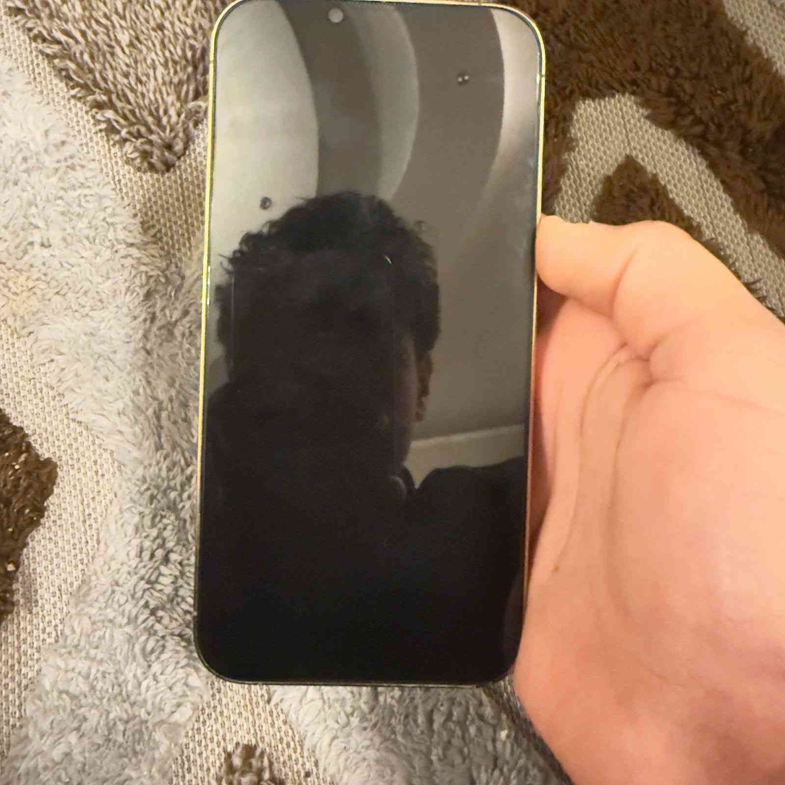 ايفون13 برو ماكس
وضع وكاله لا مفتوح ولا مبدل بي اي شي 
بطاريه 95 
ذاكره 256 
سيم واحد 
المكان أربيل 
السعر ( 600 الف)


**إذا كنت صاحب هذا الإعلان وتريد حذفه لأي سبب، رجاءا أرسل رسالة إلى الدعم الفني**