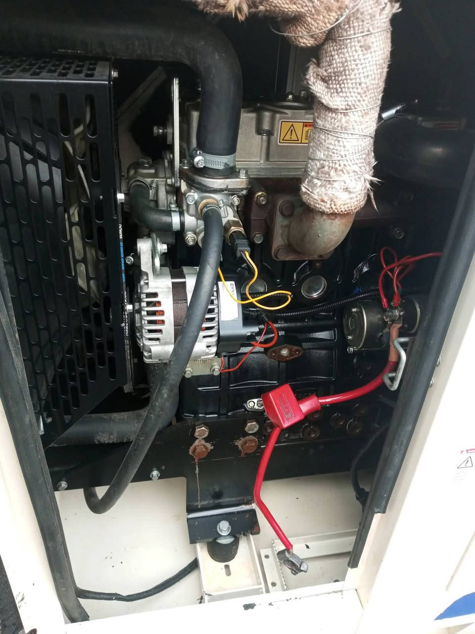 السلام عليكم مولد بيركنز انكليزي 
 22كيفي 4 سلندر.  كاتم 90% 🔊
. الاستفسار عل واتساب📞
 *********** 📞***********
توصيل كافه المحافظات  🚛
العنوان أربيل اصناعه الجنوبي
