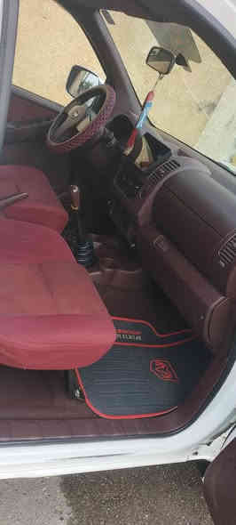 السلام عليكم 

نيسان نيفاره دبل قماره 
2008 كفاله عامه لا ضربه ولا صبح سونر موجود،+ بارد بيهة ميعبر لشبر 
مكينه حداديه كير كله مكفول + باسمي رقم واسط انكليزي تتحول ابغداد + محافضات طبيعي 
مكاني بغداد مدينة الصدر سعر 85 
تواصل *********** 
وتحياتي
