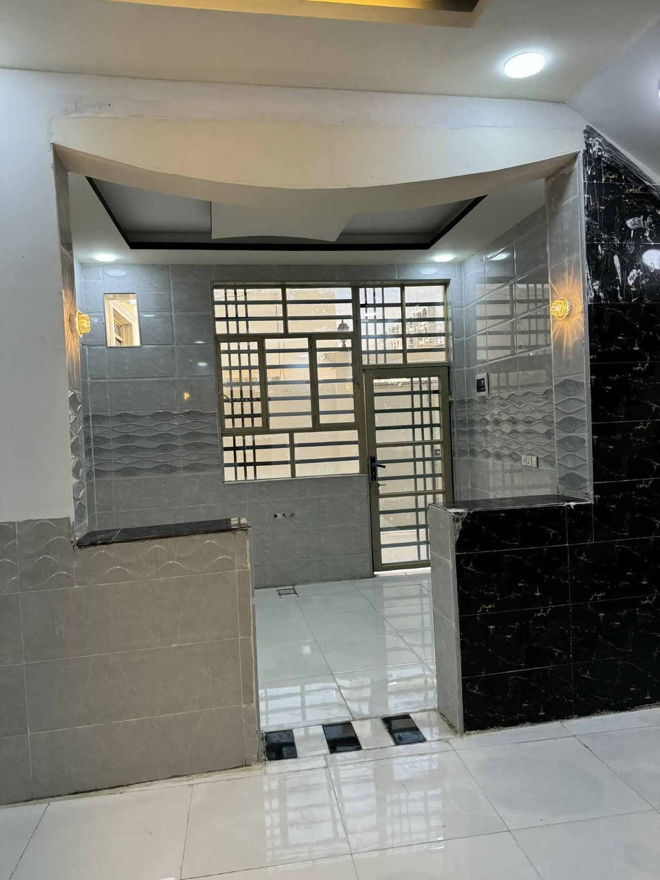 يالله يعلن #مكتب_سماء_النجف_للعقار

بيت للبيع طابو زراعي سند 25 في النجف –

مقابيل  السايدين مال العسكري  🏡
الاتصال *********** واتساب 

📏 المساحة: 150  متر  مربعه 
💰 السعر:💲 73  مليون (قابل للتفاوض)

🏗️ البناء: طابوك نهروان🧱

🏠 الأساس والسقف: صب  كونكريت

✅عنوان البيت شارع الصب عامود 250 تبعد عن الشارع 100م خلف البانزين خانه

مواصفات البيت: 
✅ غرفه نوم 🛏️2
✅ صالة 🛋️
✅ مطبخ 🍽️
✅ صحيات 🚿
✅استقبال 
عنوان المكتب عامود 282ابشارع المطحنه مكتب #سماء_النجف 
الاستفسار ***********👌
