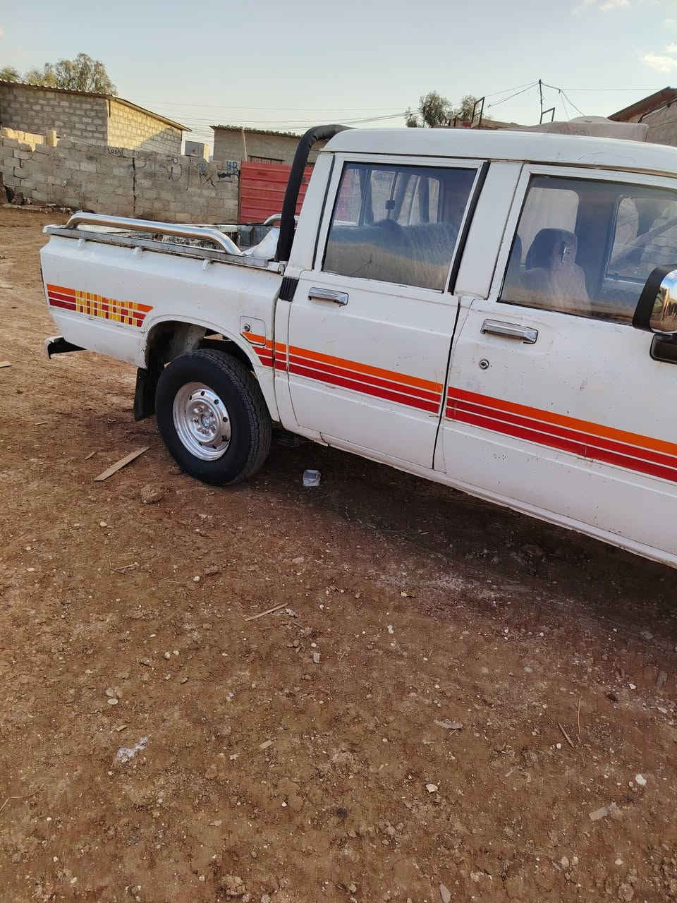 السلام عليكم بيكم للبيع موديل82رقم نينوه انكليزي شرط التحويل السعر 45 استفسار عل رقم ***********///***********
