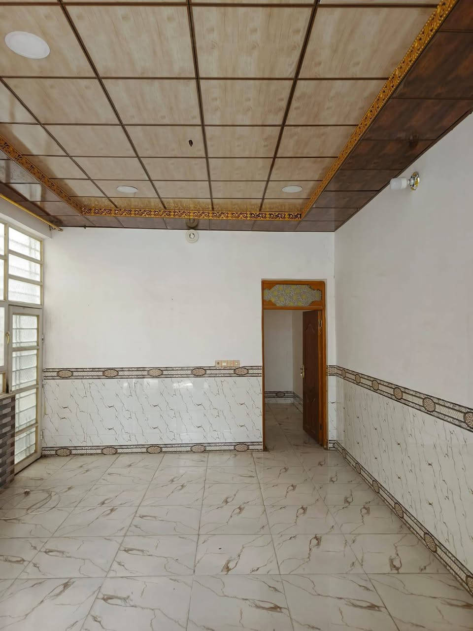 الدار الايجار مساحه 100 متر ملحق قريه غدير بيت نظيف خاص الايجار الاستفسار أكثر ***********
