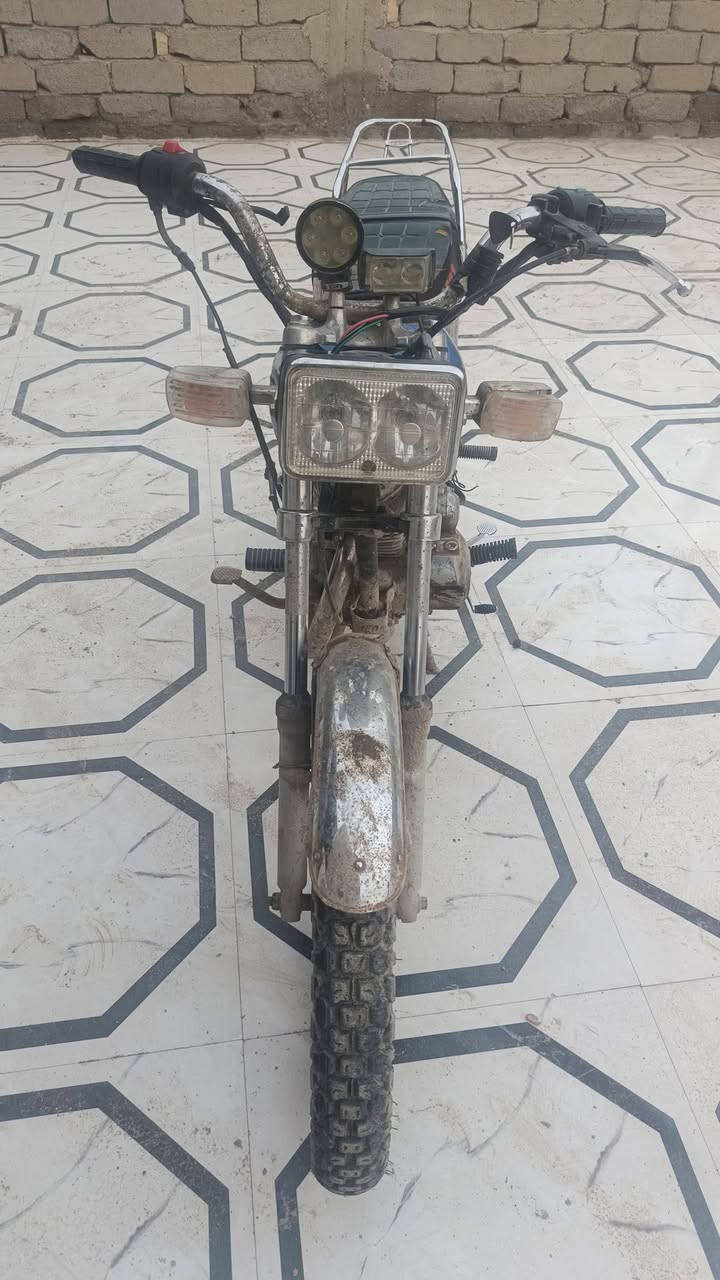 السلام عليكم  للبيع دراجه بارت كلك والسعر 250 وبيها مجال ومكاني سوق الشيوخ ***********
