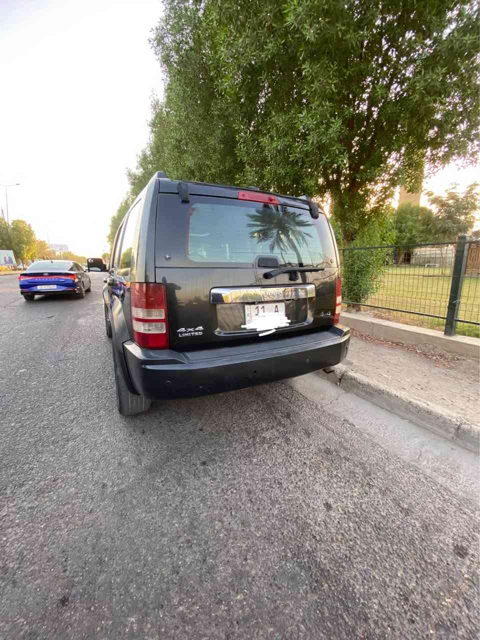 السلام عليكم 
جيب لبرتي ٢٠١٠
 رقم بغداد انكليزي 
فول مواصفات كشنات جلد كهرباء تدفئة
 تحكمات 
شاشة 
سلايد 
مكينة ٣٧٠٠ ٦ سلندر 
ويل ١٨ 
بدون حادث 
صبغ قطعة وحدة جاملغ خلفي جهة السايق فقط 
مكانها بغداد الكرخ
*********** بغداد, العراق
