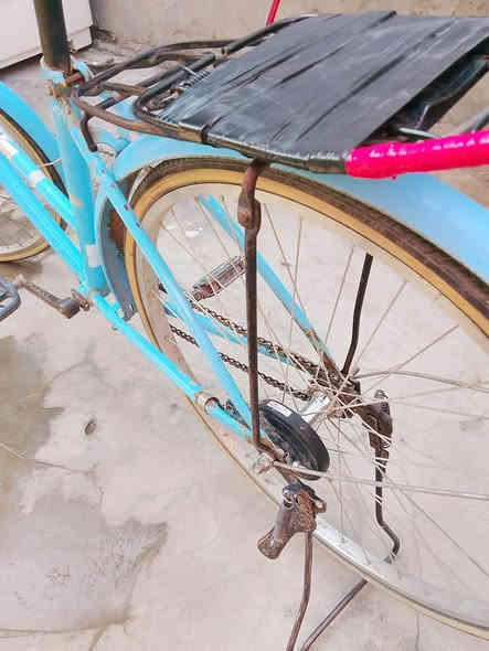 سلام عليكم بايسكل للبيع حجم 26 لون سمائي سعره 60 وبي مجال للشراي مكاني ناصريه مقابيل  جسر نبي ابراهيم اليريده خاص او هذا رقمي ***********
