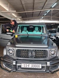 محلات عبد للزجاج  لدينا خدمة تبديل زجاج السيارات العادي والمضلل والدرع...