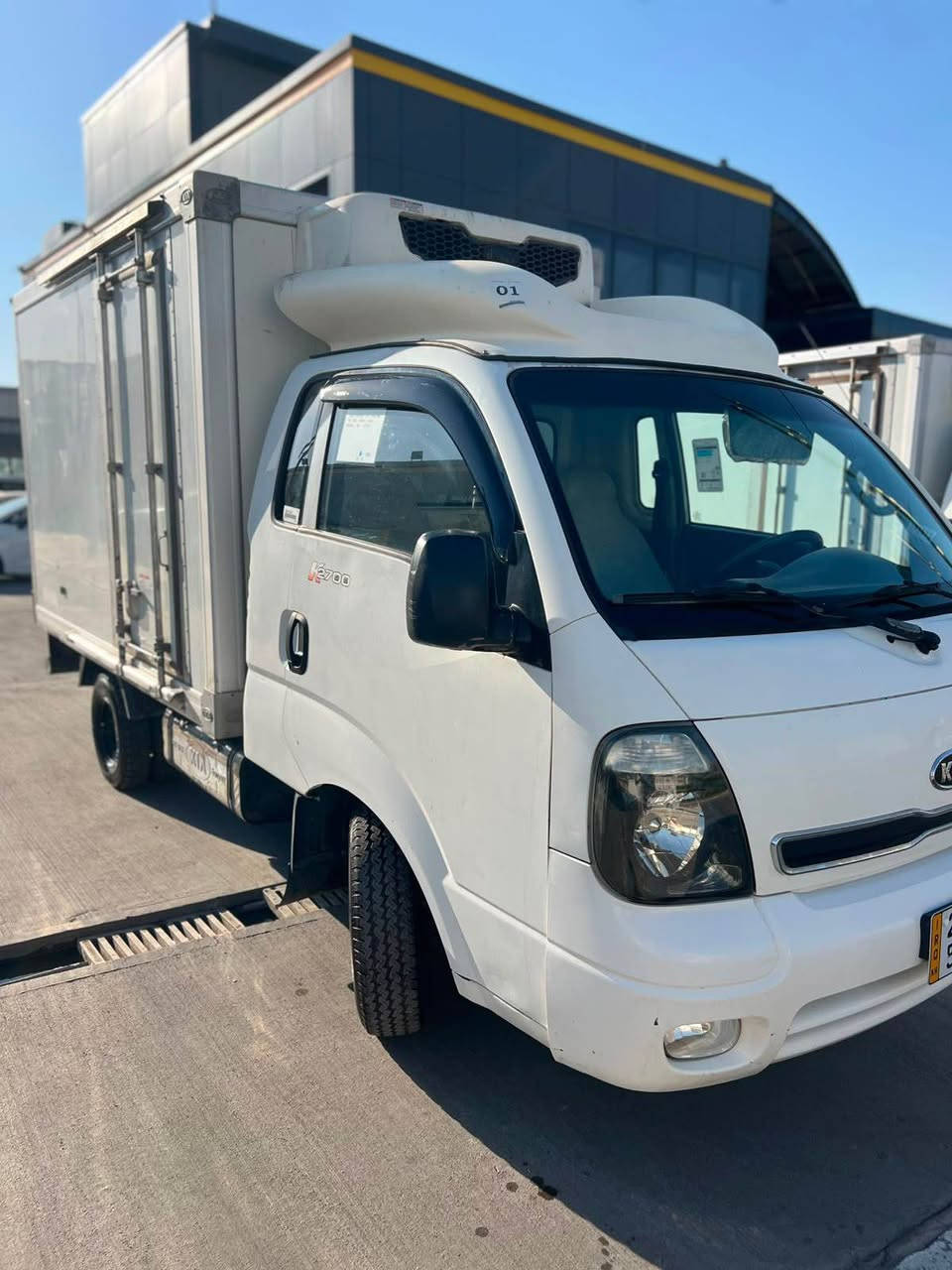 Kia barad 2700 
2011
بێ سبوخ 
بێ لێدران 
هەموو شتێکی بەشەرتە 
بەراد بیلادە
*********** أربيل, العراق
