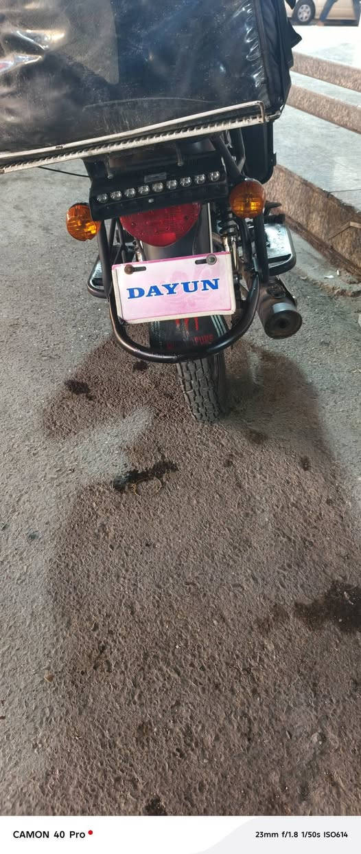 دراجه دايون البيع بيه نقوصات قليله بيه تشغيل بصمه وسويج موديل 23 أوراق كامله تواصل واتساب ورقم سعر واحد وربع,***********
