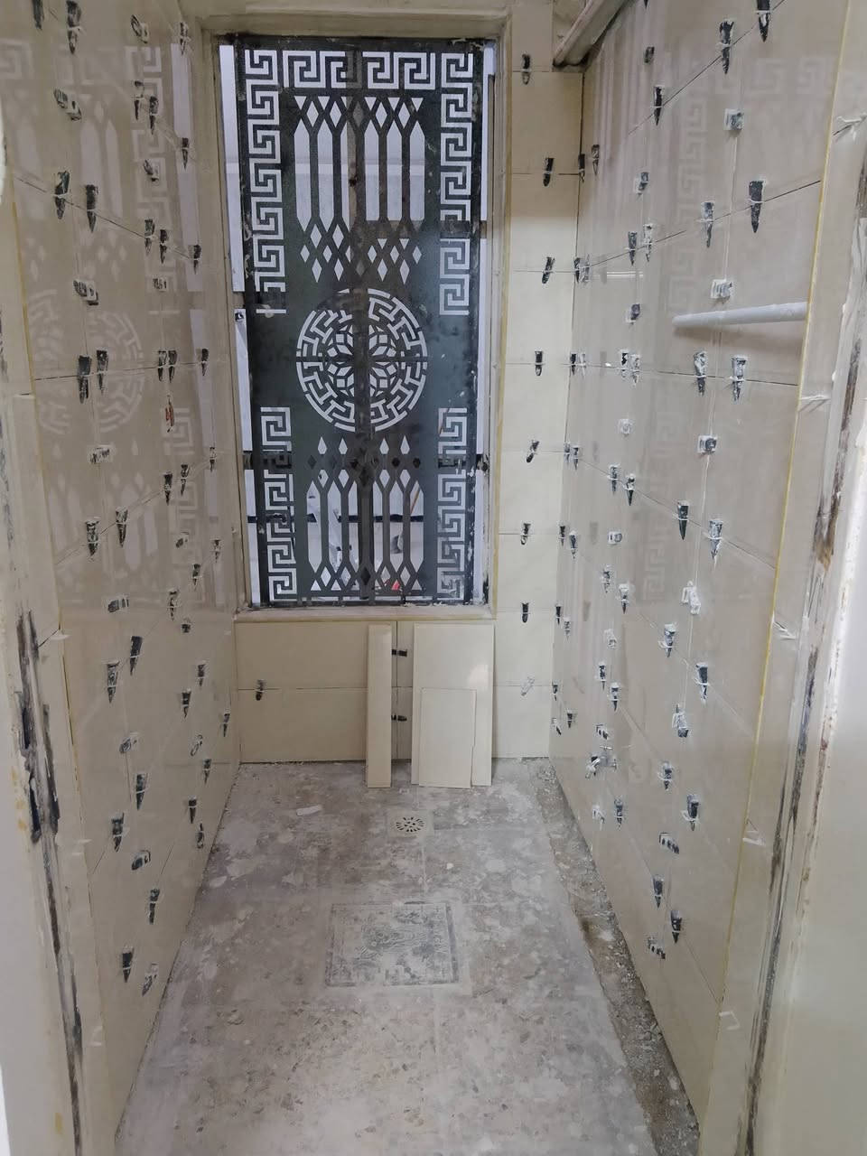 خلفة تطبيك كافة السراميك جدران ارضيات مرمر 

بورسلين كاشي موزايك بايات درج ترميم بيوت 

شغل درجة والى مكاني بغداد ***********
