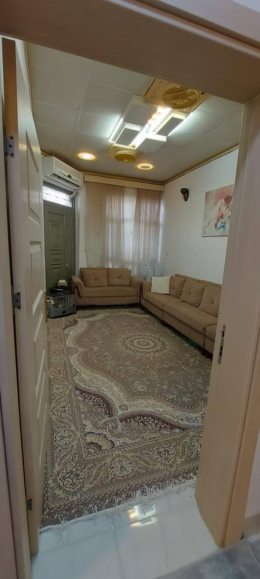 🏘🏘بيت للبيع / ديالى خانقين / داره كوناره زراعي سند 25 كيعان حجي حازم مساحة 112 متر واجهة 6.25 والنزال 18 
فرع مجمع التمار قريب من الشارع 

1 غرفة نوم واستقبال وصالة داخلية ومطبخ ومجمع صحيات داخلي وخارجي ومنور وبيتونة كبيرة 

السعر / 60 بي مجال بسيط 

للأستفسار اكثر اتصال بالارقام فقط 
***********
***********
مكتب فريا موفق للعقار
